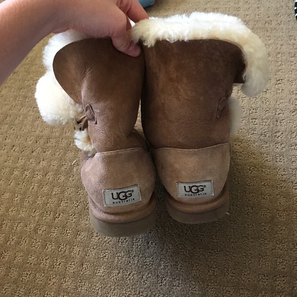 UGG BAILEY BOOT CHESNUT size 6 - Picture 5 of 6